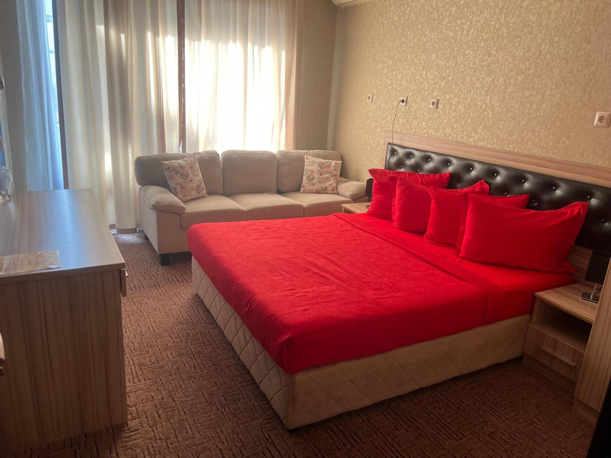 Hotel Lazur Китен Экстерьер фото